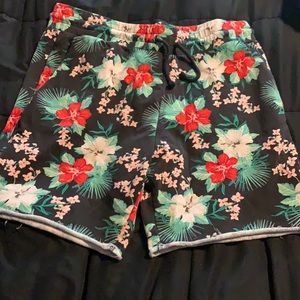 Divided flower shorts